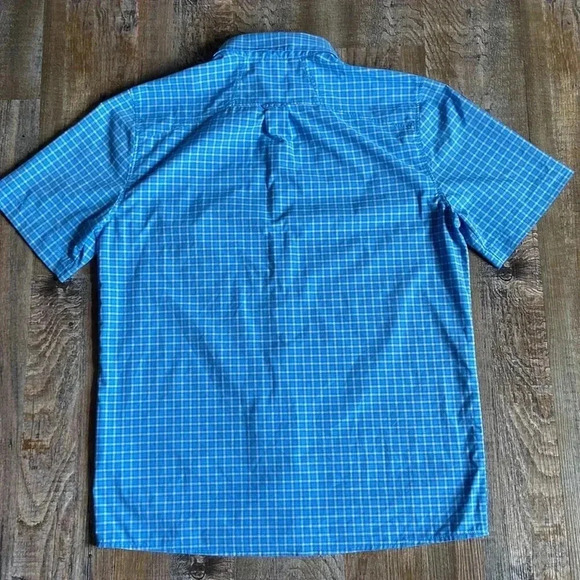 Helly Hansen| Short Sleeve Button Down - Picture 2 of 6